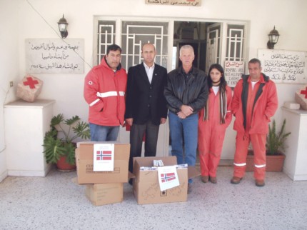 Utlevering av medisiner og utstyr til Røde Kors i Hasbaya